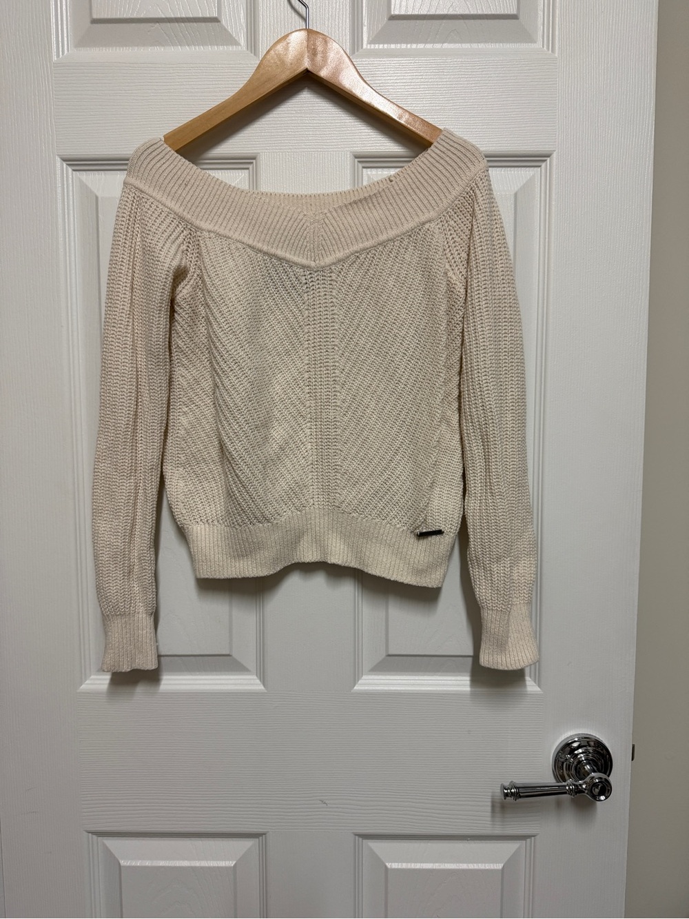 Y2K - Abercrombie & Fitch Cream Off-Shoulder Knit Sweater
